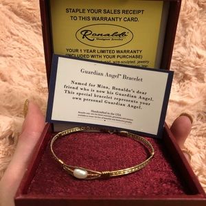 NWT Guardian Angel Single Pearl bracelet